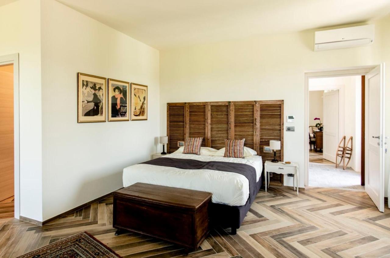 Le Vecchie Persiane - Bed & Breakfast Diano dʼAlba Dış mekan fotoğraf