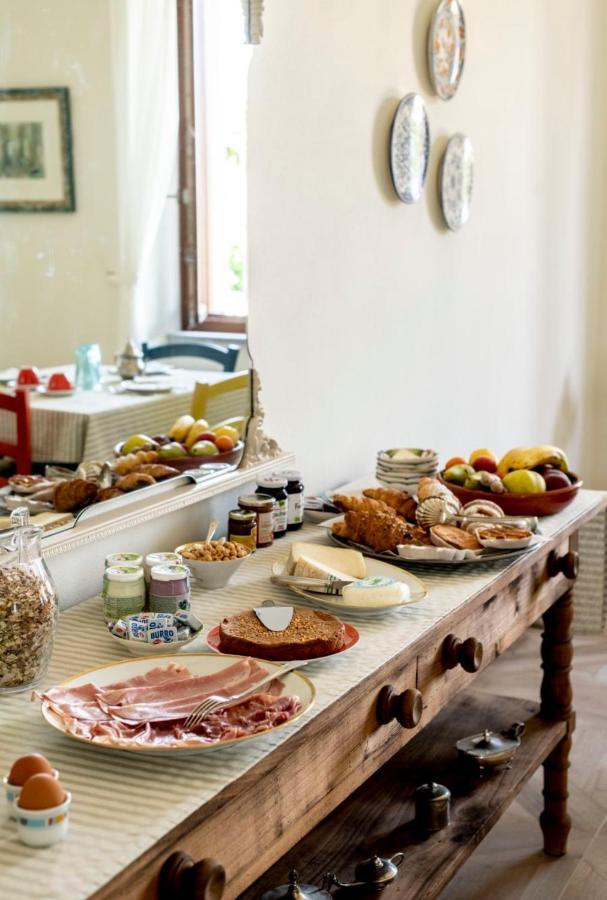 Le Vecchie Persiane - Bed & Breakfast Diano dʼAlba Dış mekan fotoğraf