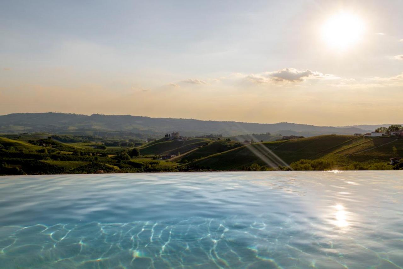 Le Vecchie Persiane - Bed & Breakfast Diano dʼAlba Dış mekan fotoğraf