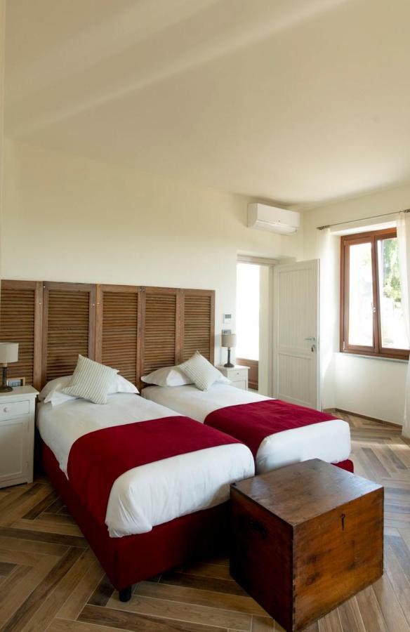 Le Vecchie Persiane - Bed & Breakfast Diano dʼAlba Dış mekan fotoğraf