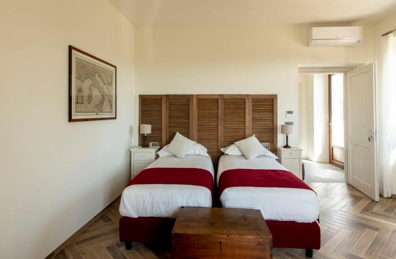 Le Vecchie Persiane - Bed & Breakfast Diano dʼAlba Dış mekan fotoğraf