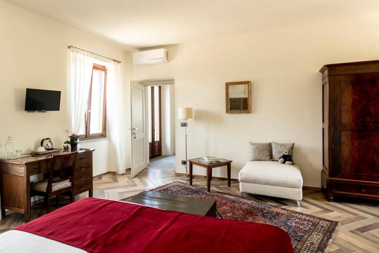 Le Vecchie Persiane - Bed & Breakfast Diano dʼAlba Dış mekan fotoğraf